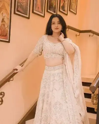 Escort Ranavav